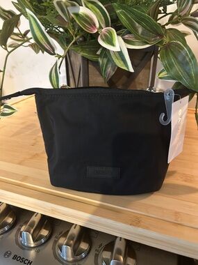 Athleta Black Nylon Zip Cosmetic Pouch